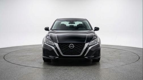 Super Black 2025 Nissan Altima SV FWD