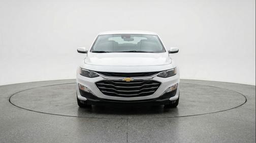 Summit White 2024 Chevrolet Malibu FWD 1LT