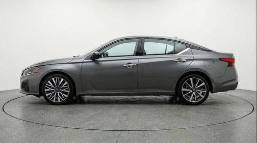 Gun Metallic 2025 Nissan Altima SV FWD
