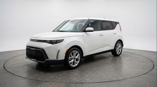 Snow White Pearl 2025 Kia Soul LX