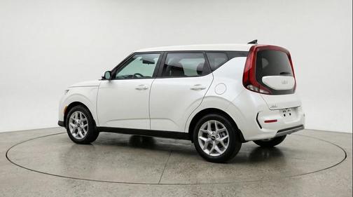 Snow White Pearl 2025 Kia Soul LX