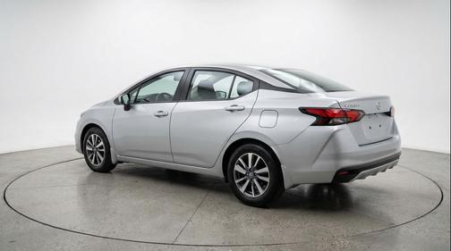 Brilliant Silver Metallic 2025 Nissan Versa 1.6 SV