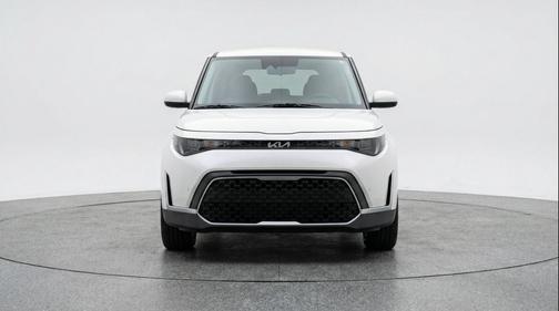 Snow White Pearl 2025 Kia Soul LX