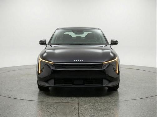 Aurora Black Pearl 2025 Kia K4 LXS
