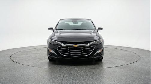 Mosaic Black Metallic 2024 Chevrolet Malibu FWD 1LT