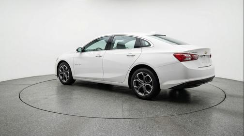 Summit White 2024 Chevrolet Malibu FWD 1LT