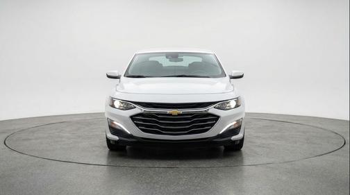 Summit White 2024 Chevrolet Malibu FWD 1LT