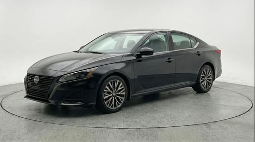 Super Black 2025 Nissan Altima SV FWD