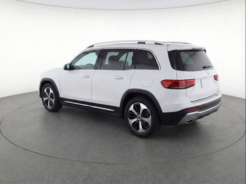 Polar White 2025 Mercedes-Benz GLB 250 4MATIC