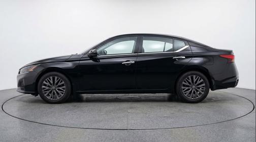 Super Black 2025 Nissan Altima SV FWD