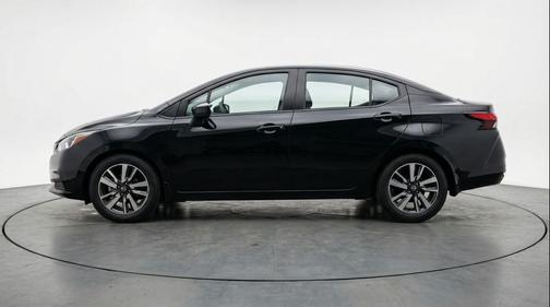 Super Black 2025 Nissan Versa 1.6 SV