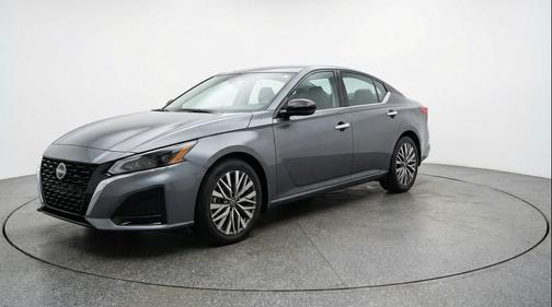 Gun Metallic 2025 Nissan Altima SV FWD