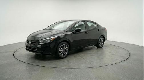 Super Black 2025 Nissan Versa 1.6 SV