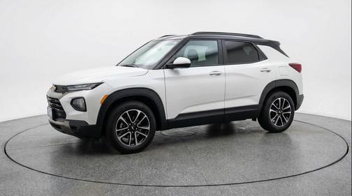 Summit White 2025 Chevrolet Trailblazer LT