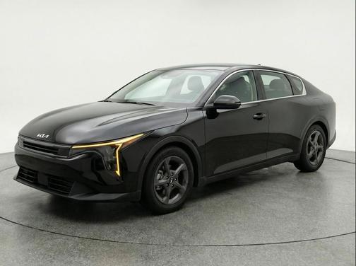 Aurora Black Pearl 2025 Kia K4 LXS