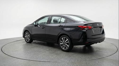 Super Black 2025 Nissan Versa 1.6 SV