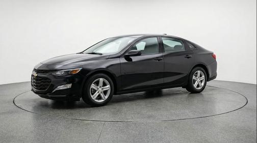 Mosaic Black Metallic 2024 Chevrolet Malibu FWD 1LT