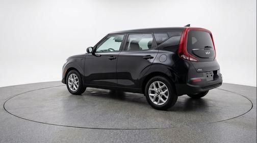 Fusion Black 2025 Kia Soul LX