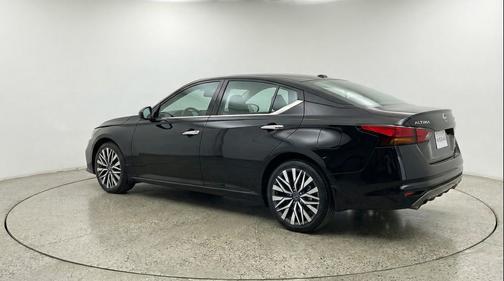 Super Black 2025 Nissan Altima SV FWD