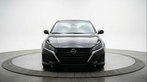 Super Black 2025 Nissan Altima SV FWD