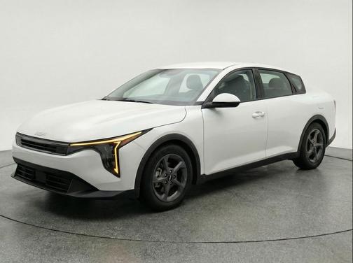 Snow White Pearl 2025 Kia K4 LXS
