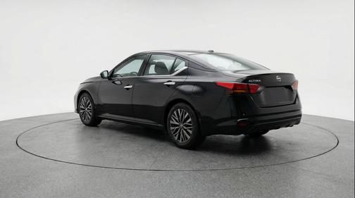 Super Black 2025 Nissan Altima SV FWD