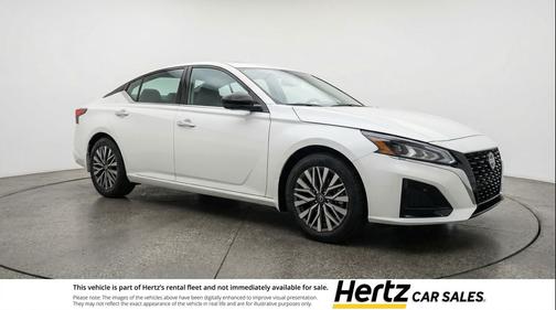 Pearl White Tricoat 2025 Nissan Altima SV FWD