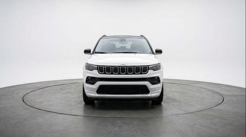 Bright White Clearcoat 2025 Jeep Compass Limited