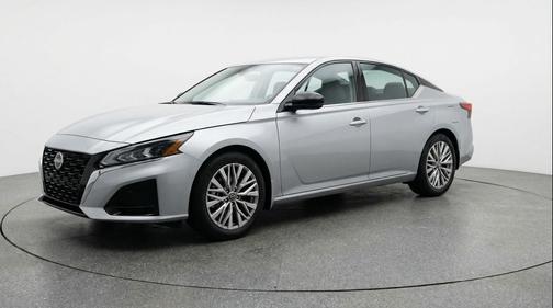Gun Metallic 2025 Nissan Altima SV FWD