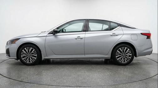 Gun Metallic 2025 Nissan Altima SV FWD