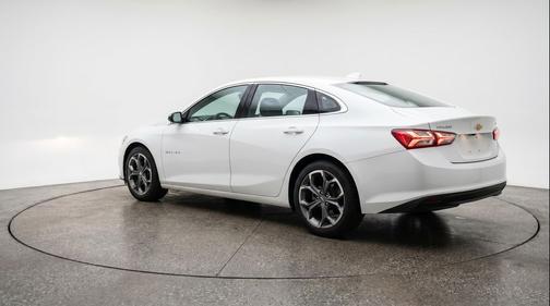 Summit White 2024 Chevrolet Malibu FWD 1LT