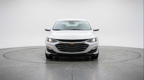 Summit White 2024 Chevrolet Malibu FWD 1LT