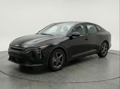 Aurora Black Pearl 2025 Kia K4 LXS