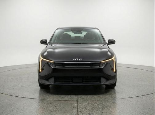Aurora Black Pearl 2025 Kia K4 LXS