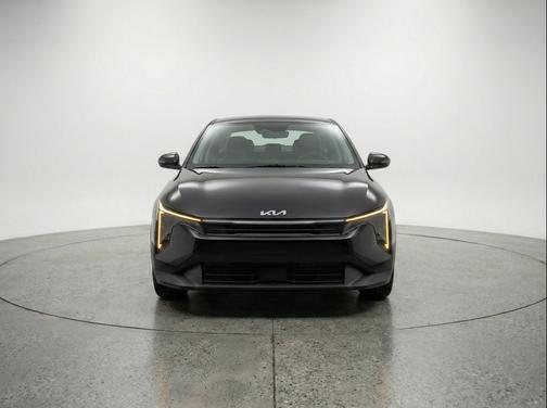 Aurora Black Pearl 2025 Kia K4 LXS