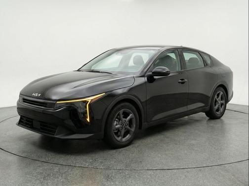 Aurora Black Pearl 2025 Kia K4 LXS