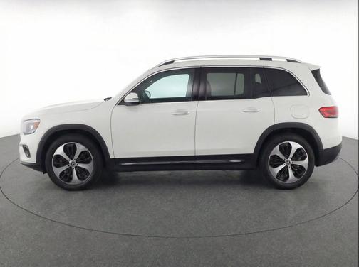 Polar White 2025 Mercedes-Benz GLB 250 4MATIC