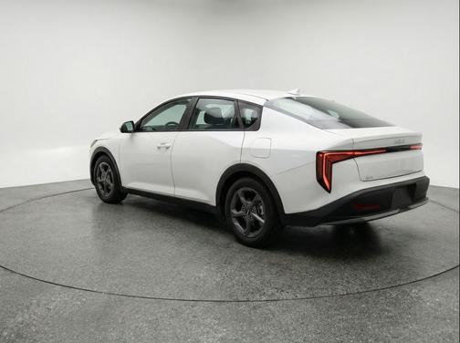 Snow White Pearl 2025 Kia K4 LXS