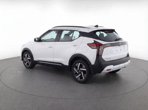 Fresh Powder 2025 Nissan Kicks SV