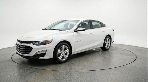 Summit White 2024 Chevrolet Malibu FWD 1LT