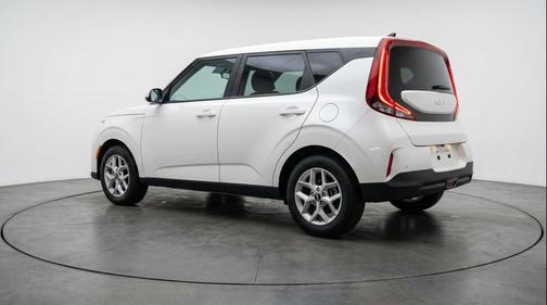 Snow White Pearl 2025 Kia Soul LX