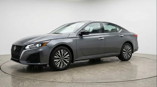 Gun Metallic 2025 Nissan Altima SV FWD