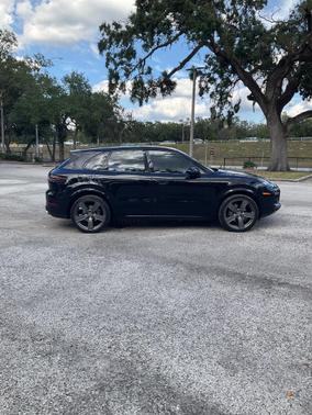 2019 Porsche Cayenne Cayenne