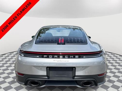 2025 Porsche 911 Carrera