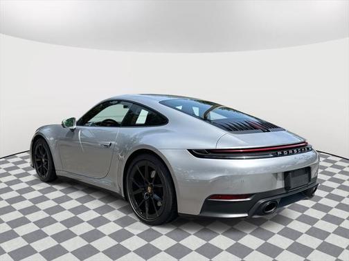 2025 Porsche 911 Carrera