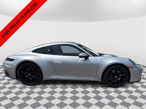 2025 Porsche 911 Carrera