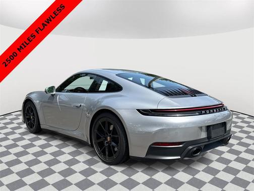 2025 Porsche 911 Carrera