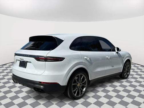 2023 Porsche Cayenne E-Hybrid S