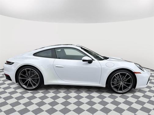 2022 Porsche 911 Carrera