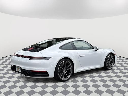 2022 Porsche 911 Carrera